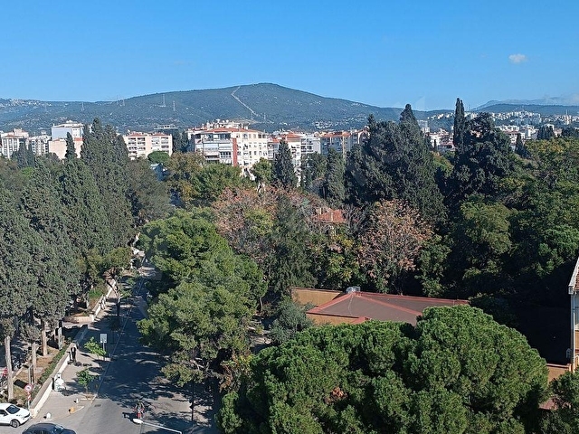 BORNOVA MERKEZİ YERİNDE SATILIK TERASLI DAİRE - Görsel 26