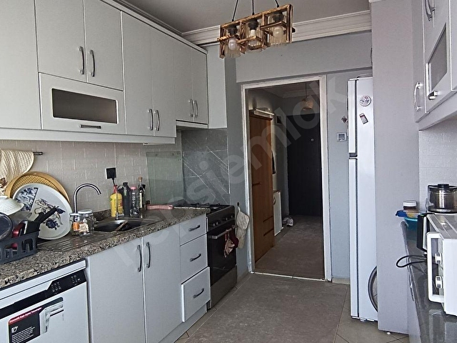 BORNOVA MERKEZİ YERİNDE SATILIK TERASLI DAİRE - Görsel 6