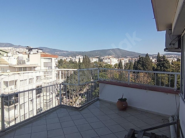 BORNOVA MERKEZİ YERİNDE SATILIK TERASLI DAİRE - Görsel 13