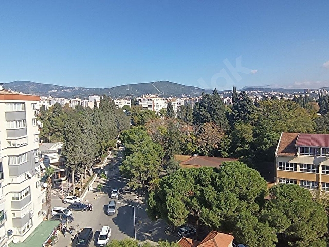 BORNOVA MERKEZİ YERİNDE SATILIK TERASLI DAİRE - Görsel 24
