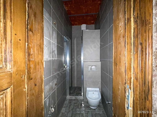 Metroya adım Mesafede Tarihi Binada 4+1 Kiralık İş Yeri & Ofis - Görsel 20