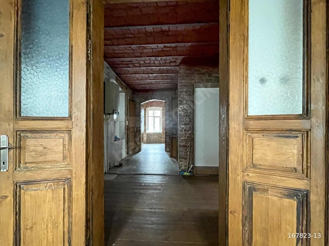 Metroya adım Mesafede Tarihi Binada 4+1 Kiralık İş Yeri & Ofis - Görsel 2