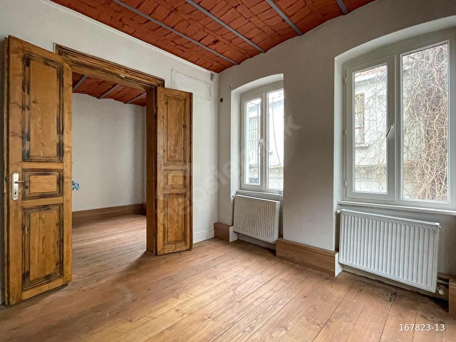Metroya adım Mesafede Tarihi Binada 4+1 Kiralık İş Yeri & Ofis - Görsel 8