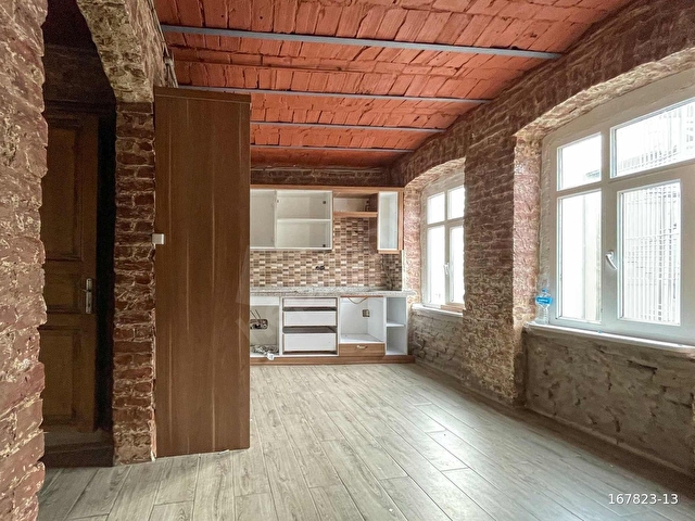 Metroya adım Mesafede Tarihi Binada 4+1 Kiralık İş Yeri & Ofis - Görsel 26