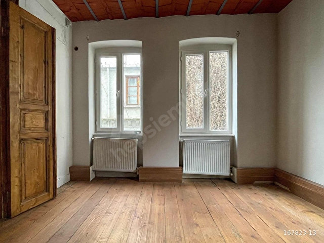 Metroya adım Mesafede Tarihi Binada 4+1 Kiralık İş Yeri & Ofis - Görsel 9