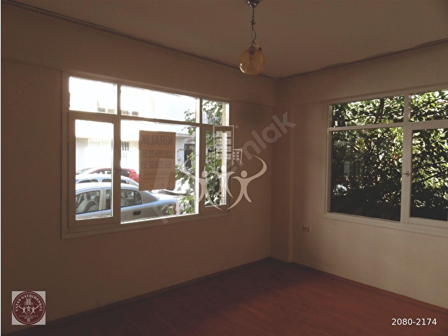 Balçova da Çarş içi Konumda Kiralık 3+1 Ara Kat Daire - Görsel 7