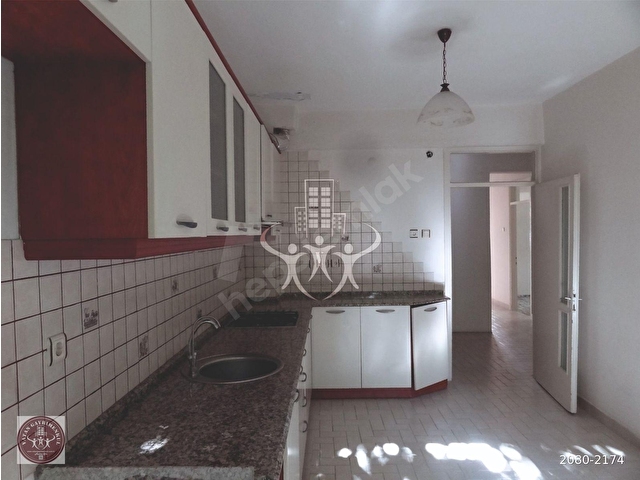 Balçova da Çarş içi Konumda Kiralık 3+1 Ara Kat Daire - Görsel 15