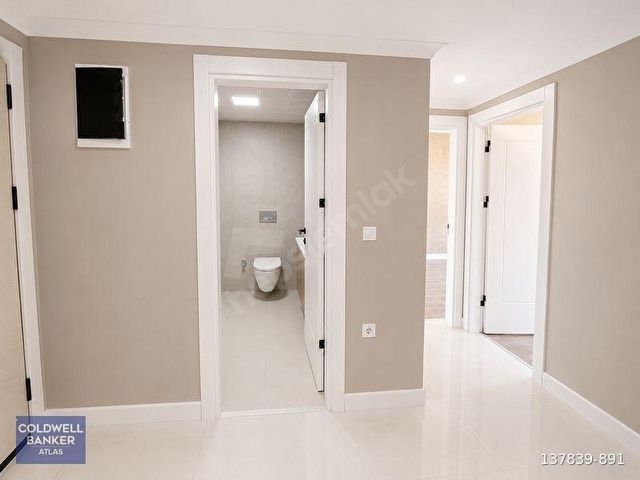BAŞİSKELEDE HAVUZLU SİTEDE EBVYN BANYOLU SATILIK DAİRE - Görsel 2