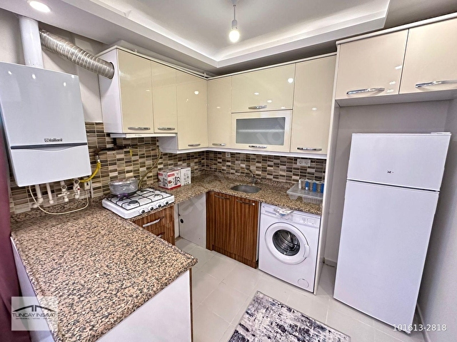 TUNCAYDAN EYÜPSULTANDA M7 METROYA 12DK FERAH 1+1 EŞYALI DAİRE - Görsel 12