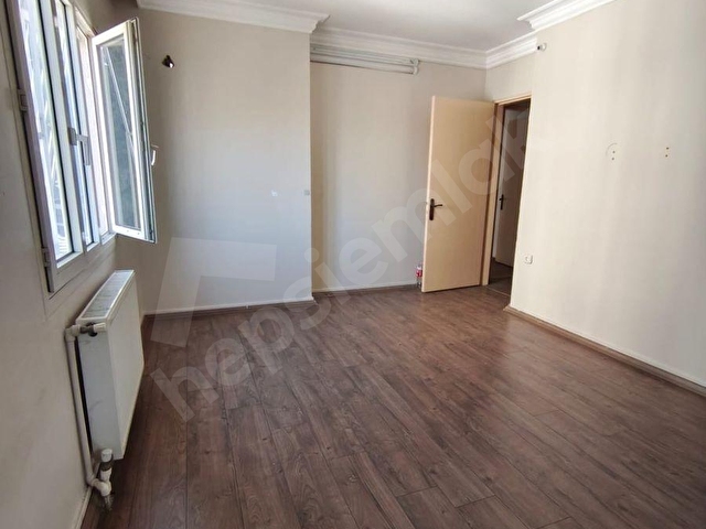 REŞATBEY DE MERKEZİ KONUMLU BİNA DA SATILIK 4+1 DAİRE - Görsel 3
