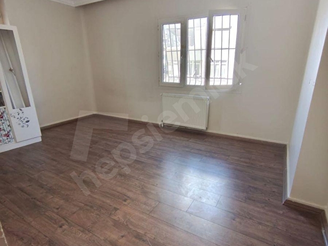 REŞATBEY DE MERKEZİ KONUMLU BİNA DA SATILIK 4+1 DAİRE - Görsel 4