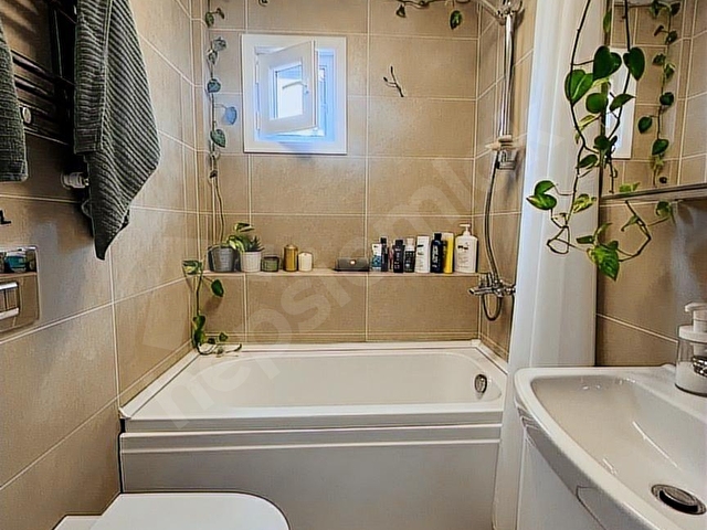 Gümüssuyu Airbnb Ruhsatlı Boğaz Manzaralı Satılık Ferah Daire - Görsel 13