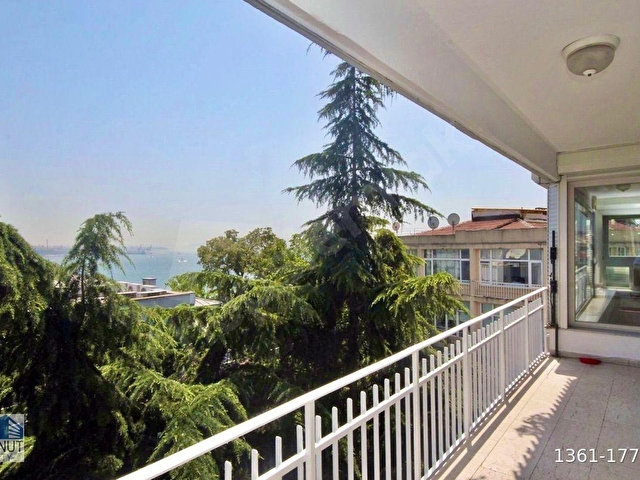 KONUT REALTY | Gümüşsuyunda Boğaz Manzaralı 240 m2 Satılık Daire - Görsel 2
