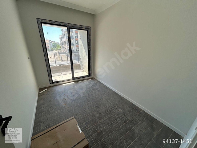 Akhisar Reşatbey Mahallesinde 2+1 Kiralık Daire - Görsel 12