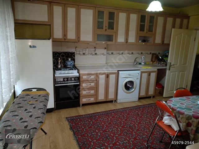 BALIKESİR ÇARŞIDA KURTDELİ HEYKELİNE YAKIN 2. KAT GENİŞ DAİRE