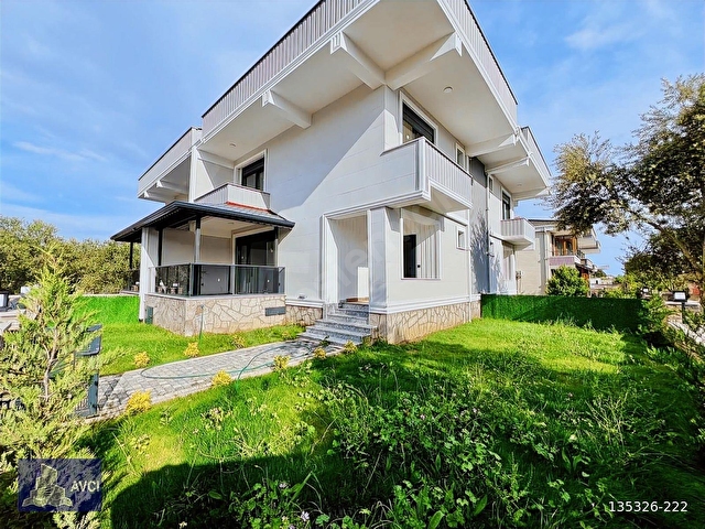 AVCIDAN DENİZE 250MT DENİZ MANZARALI SIFIR 3+1 VİLLA