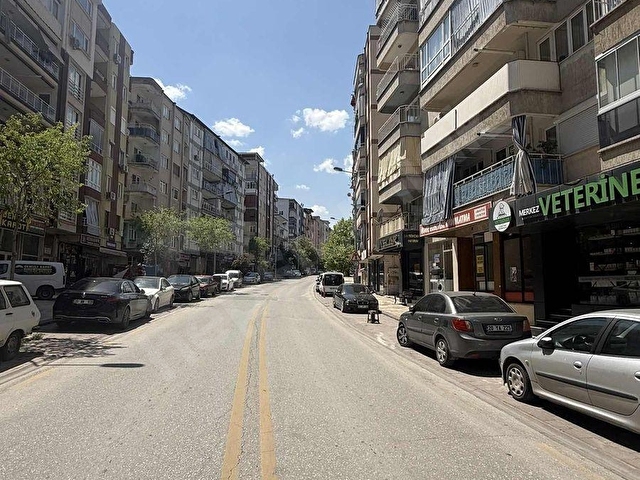 BİNYAPIDAN EMEK CADDESİNDA ASANSÖRLÜ CEPHELERİ AÇIK 2+1 DAİRE ! - Görsel 4