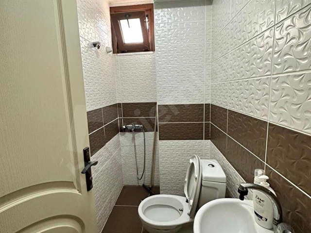 SARI EMLAK TAN GÜZELTEPE DE MERKEZE YAKIN SATILIK DAİRE - Görsel 4