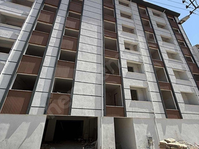 ÇİÇEKLİDE TAKSİ DURAĞIN KARŞI 2+1 ASANSÖRLÜ ARA KAT