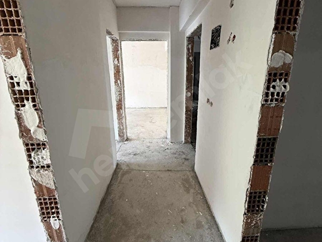 ÇİÇEKLİDE TAKSİ DURAĞIN KARŞI 2+1 ASANSÖRLÜ ARA KAT - Görsel 4