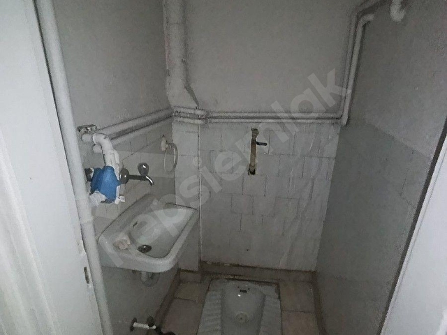 GÖKHAN GAYRİMENKULDAN KİRALIK 3+1 HİLTONA YÜRÜME MESAFESİNDE YENİ BOYALI DAİRE - Görsel 24