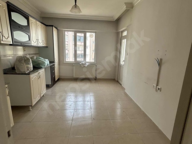 500 EVLERDE KİRALIK SİTEDE KİRALIK GENİŞ 3+1 DAİRE - Görsel 15
