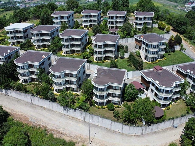 YALOVA SOĞUCAKTA BOŞ ÖZEL BAHÇELİ ASANSÖRLÜ VİLLA 4+2