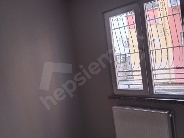 Depozitosuz masrafsız Mehmet Akif Ersoy Mahallesinde 3+1 Oda 150m² Boyalı temiz daire - Görsel 2