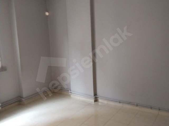 Depozitosuz masrafsız Mehmet Akif Ersoy Mahallesinde 3+1 Oda 150m² Boyalı temiz daire - Görsel 4