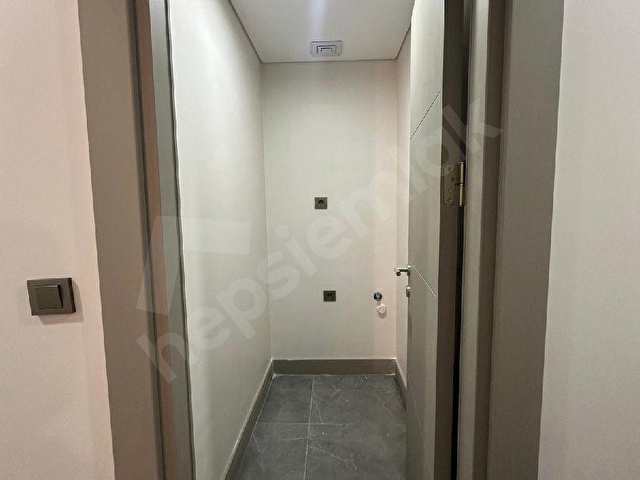 GÜVENLİKLİ K OTOPARKLI SİTEDE 3+1 MANZARALI ARAKAT DAİRE - Görsel 6