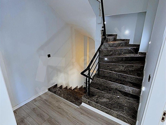 KOCAALİ MERKEZ PLAJDA MÜSTAKİL GİRİŞLİ LÜKS 3+1 VİLLA - Görsel 13