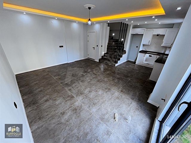 KOCAALİ MERKEZ PLAJDA MÜSTAKİL GİRİŞLİ LÜKS 3+1 VİLLA - Görsel 5