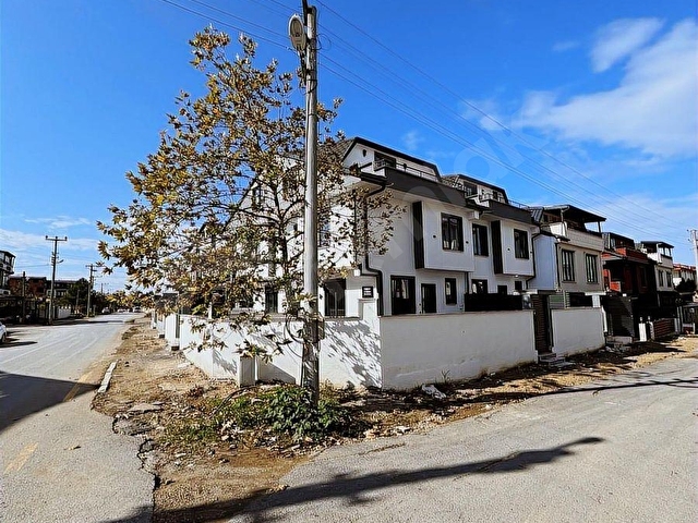 KOCAALİ MERKEZ PLAJDA MÜSTAKİL GİRİŞLİ LÜKS 3+1 VİLLA - Görsel 2