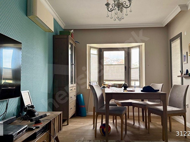 Seyrek Villaken’te Satılık 4+1 Cadde Üstü Köşe Villa - Bakımlı ve Çok İyi Konumda - Görsel 12