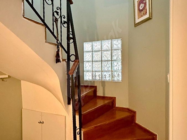 Seyrek Villaken’te Satılık 4+1 Cadde Üstü Köşe Villa - Bakımlı ve Çok İyi Konumda - Görsel 22