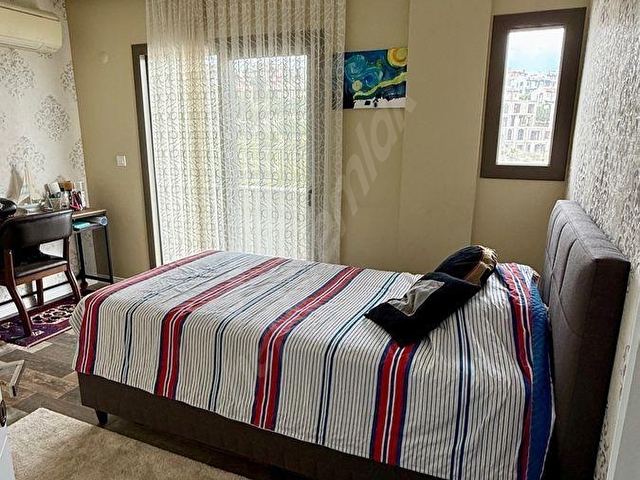 Seyrek Villaken’te Satılık 4+1 Cadde Üstü Köşe Villa - Bakımlı ve Çok İyi Konumda - Görsel 27