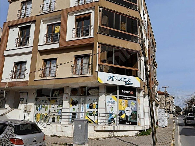 BİG WORLD DEN ALTAY CADDE ÜZERİ ARA KAT SATILIK 3+1 DAİRE