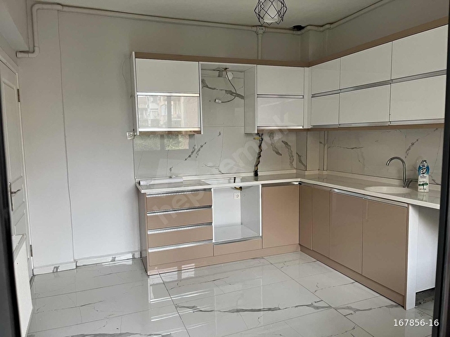 ÇEŞME EMLAKtan SALI PAZARINDA MEMURA KİRALIK DAİRE - Görsel 4