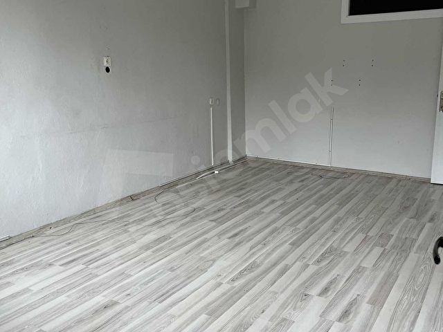 ÇEŞME EMLAKtan SALI PAZARINDA MEMURA KİRALIK DAİRE - Görsel 6