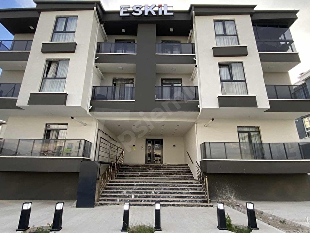 M.E.B Akademi Yanı Başında Kiralık 1+1 Daire