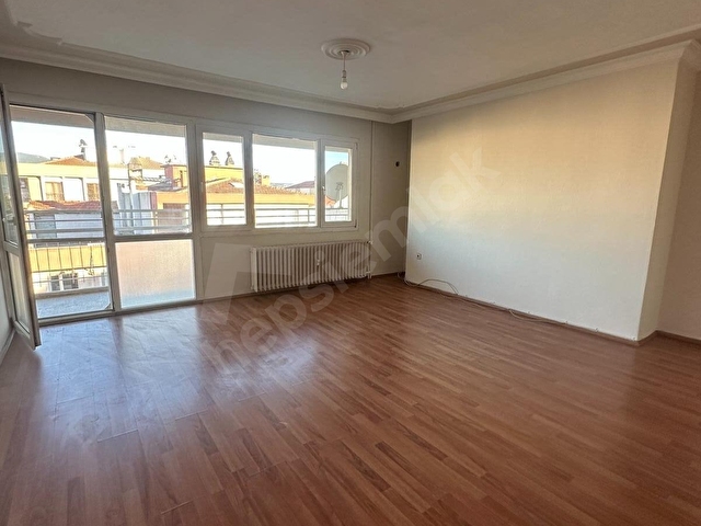 Bornova Büyükpark Yakını Kiralık 3+1 Daire