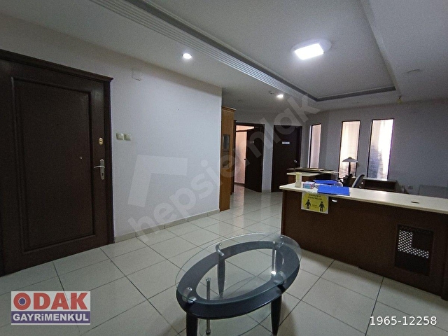 OTOPARKLI İŞMERKEZİNDE KİRALIK OFİS - Görsel 3