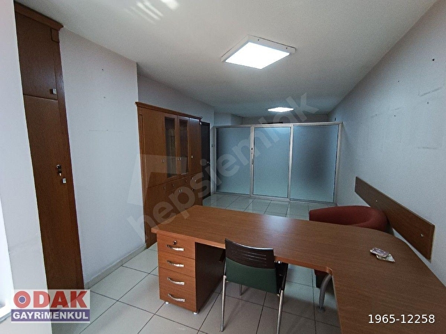 OTOPARKLI İŞMERKEZİNDE KİRALIK OFİS - Görsel 13
