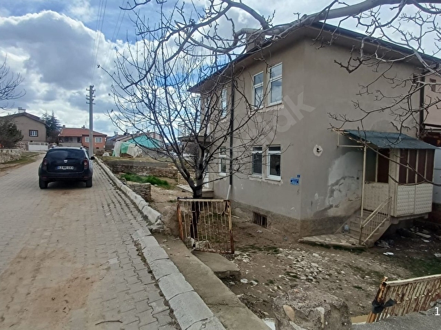 CUMHURİYET MAHALLESİNDE 339 M² ARSALI DUBLEKS EV - Görsel 3
