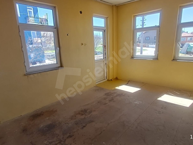 CUMHURİYET MAHALLESİNDE 339 M² ARSALI DUBLEKS EV - Görsel 16