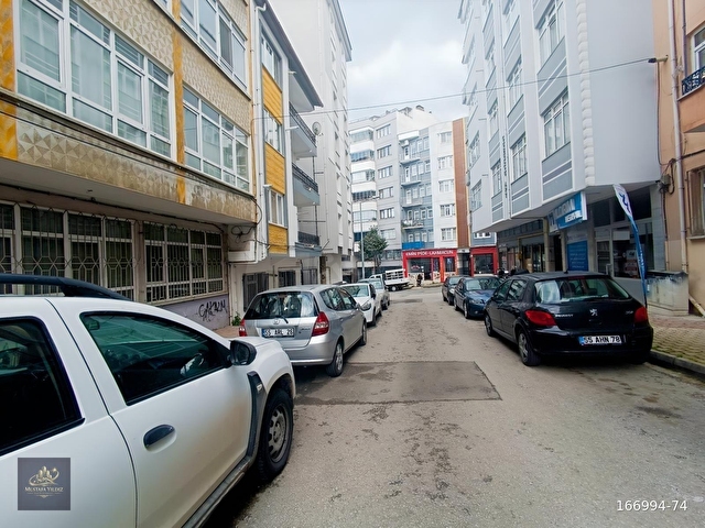 İLKADIM BAHÇELİEVLER MAHALLESİNDE SATILIK DAİRE - Görsel 2