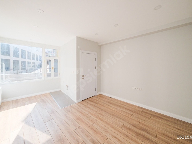 Beyoğlunda Teraslı Köşe Konumlu Prestijli Kiralık Müstakil Bina - Görsel 26