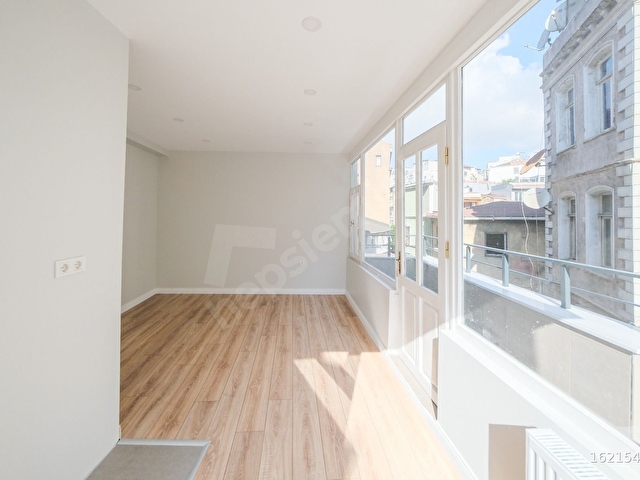 Beyoğlunda Teraslı Köşe Konumlu Prestijli Kiralık Müstakil Bina - Görsel 25