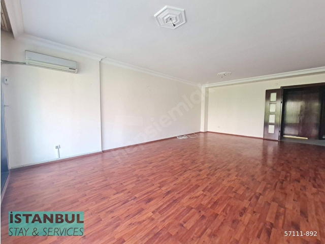 Bahçeşehir Merkezde, Balkonlu ve Ferah, 3+1 Satılık Daire - Görsel 8