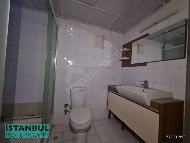 Bahçeşehir Merkezde, Balkonlu ve Ferah, 3+1 Satılık Daire - Görsel 15
